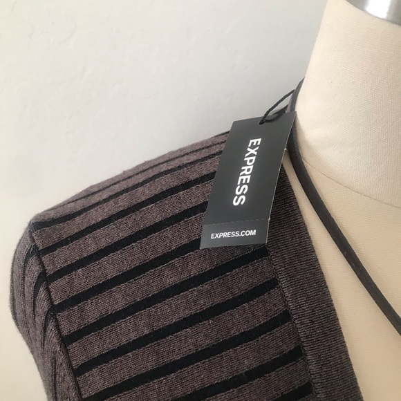 Express Ribbed Dress with deep vneck - Picture 3 of 3